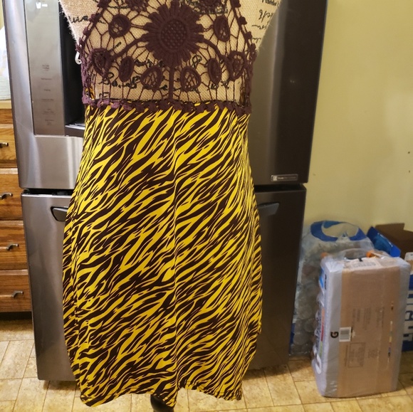 JULIA, Yllw & Brwn Zebra Design, Crochet Back, M/L - Picture 3 of 6